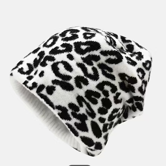 1pc Fashionable Ear Protection Windproof Knit Beanie